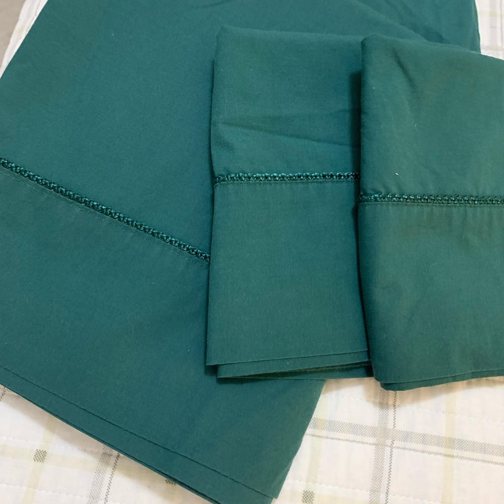Twin sheet set.